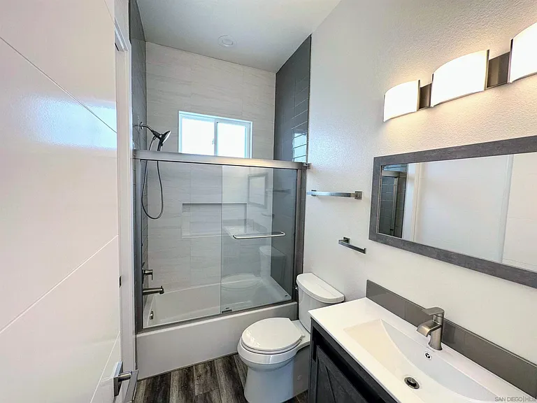 426 Sloane Ave #1 — Photo 19