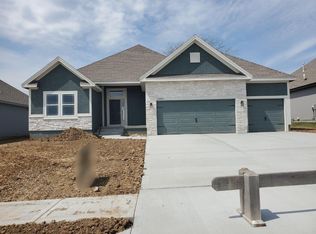 10220 N Winchester Ave, Kansas City, MO 64156