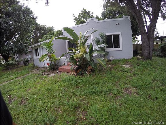 2nd image of 337 NW 44th St #337
