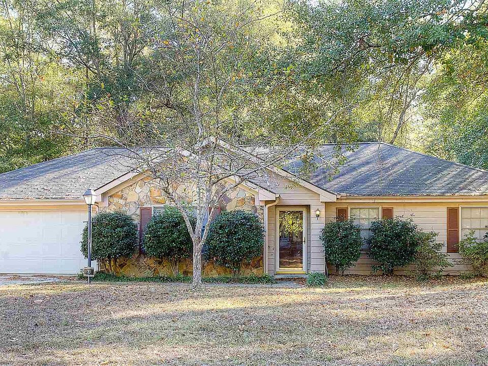 1st image of 380 Christian Woods Dr SE