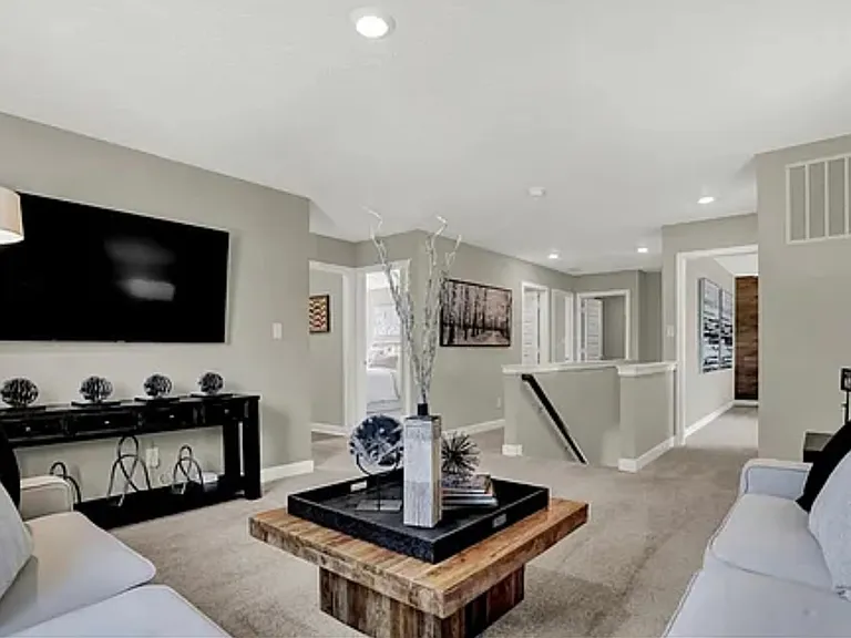 8595 Strabet Dr — Photo 32