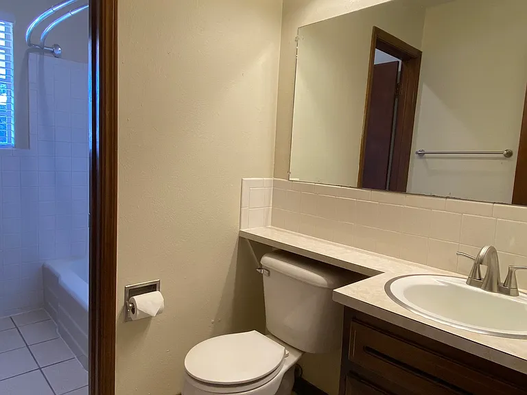 5709 NW Briarwood Dr — Photo 12