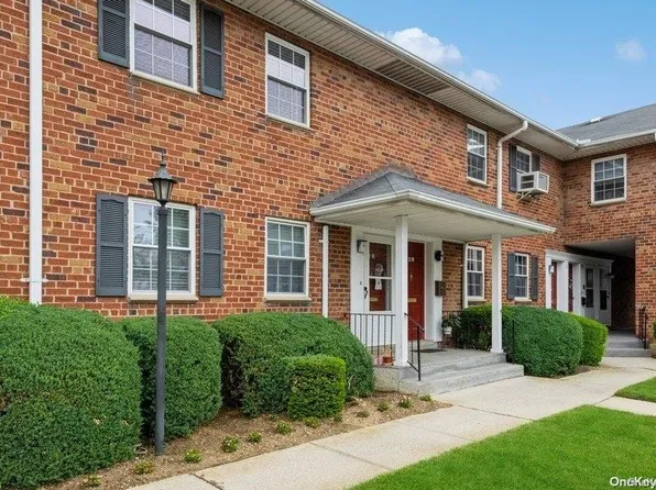 2549 Jerusalem Avenue #2R, North Bellmore, NY 11710
