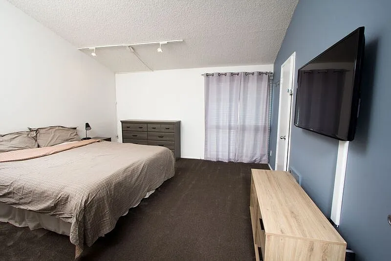 Building Photo - 904 Camino Real #203