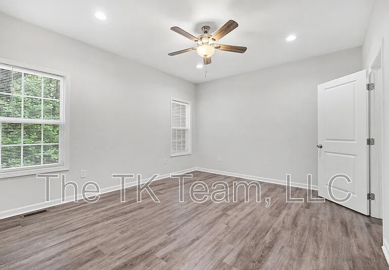 324 N Milford Rd — Photo 6