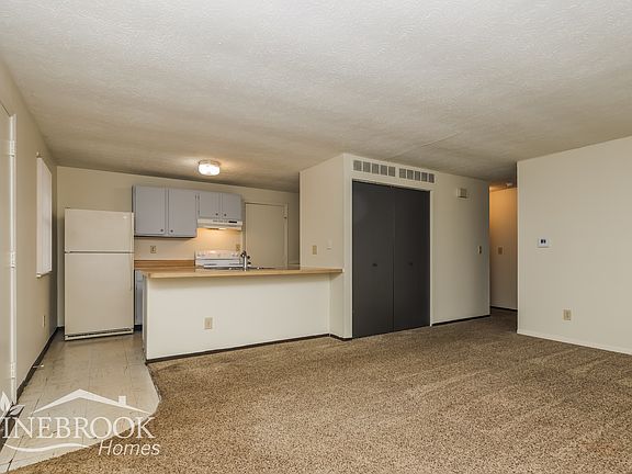 3rd image of 7580 Pomeranian Dr