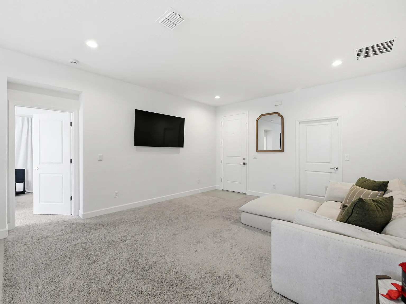3 bed, 2.0 bath, 1331 sqft, $2,150 — Photo 4