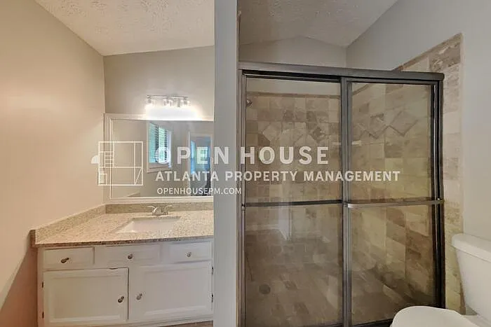 815 Riverstone Ln — Photo 23