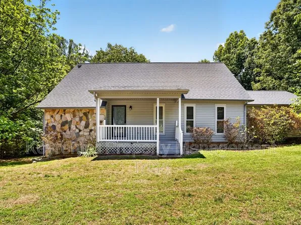 407 Grenham Rd, Greensboro, NC 27455