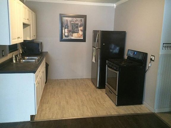 2nd image of 926 Butterworth St SW #1