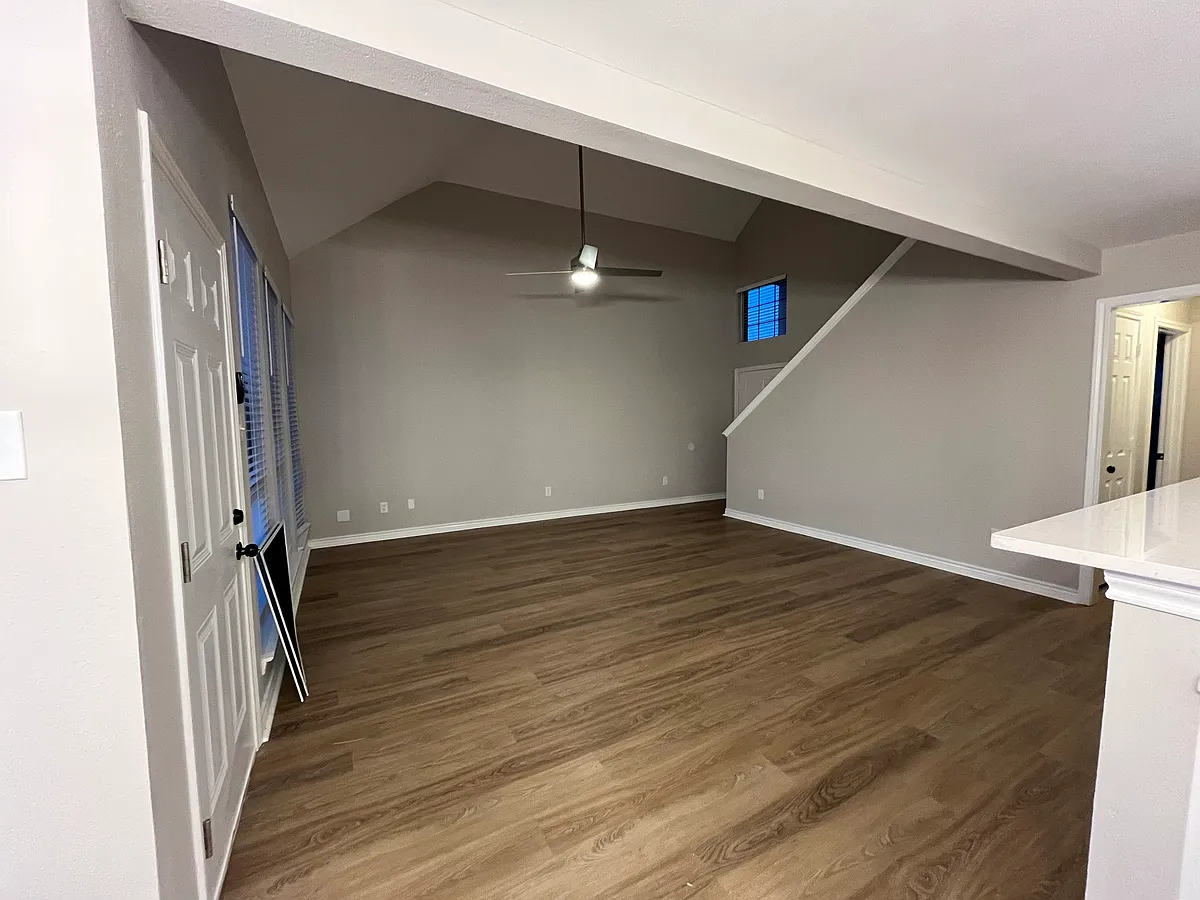 Building Photo - 922 Binbrook Dr