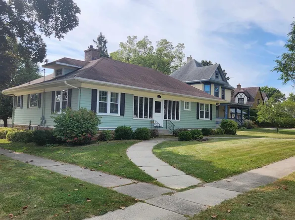 211 Randolph Street, Edgerton, WI 53534