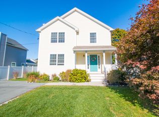 70 Seascape Ave, Middletown, RI 02842