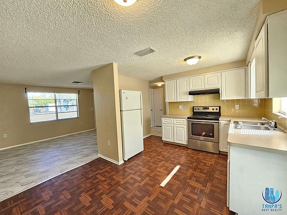 3rd image of 6324 Lomand Ave