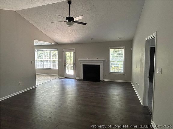 5th image of 735 Fairfield Cir