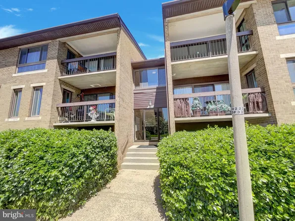 549 Florida Ave APT 204, Herndon, VA 20170