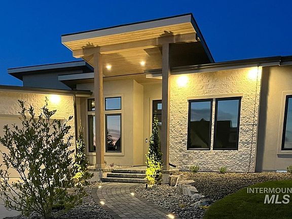 4th image of 445 Joy Ave