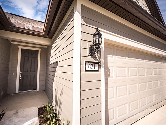 2nd image of 621 Broomsedge Cir