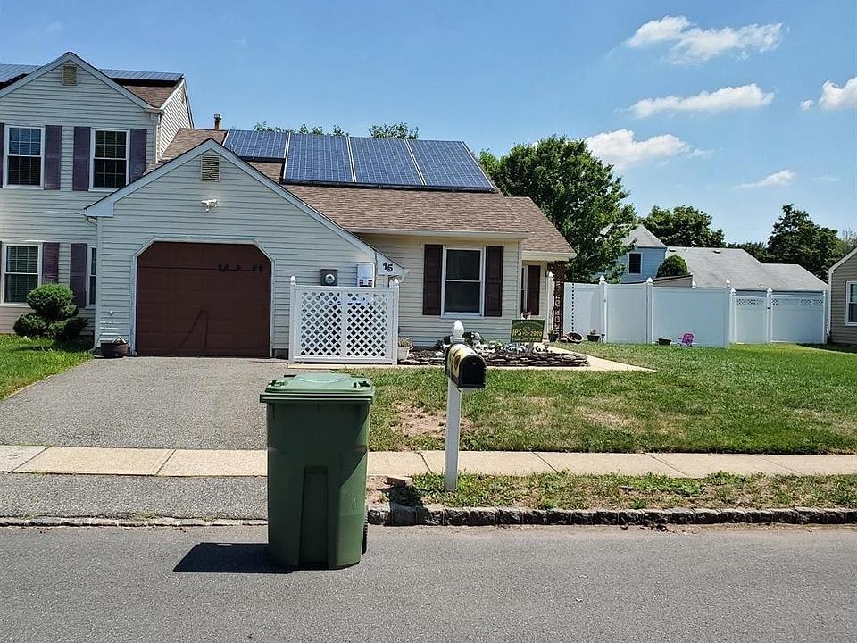 1st image of 15 Sunshine Ln