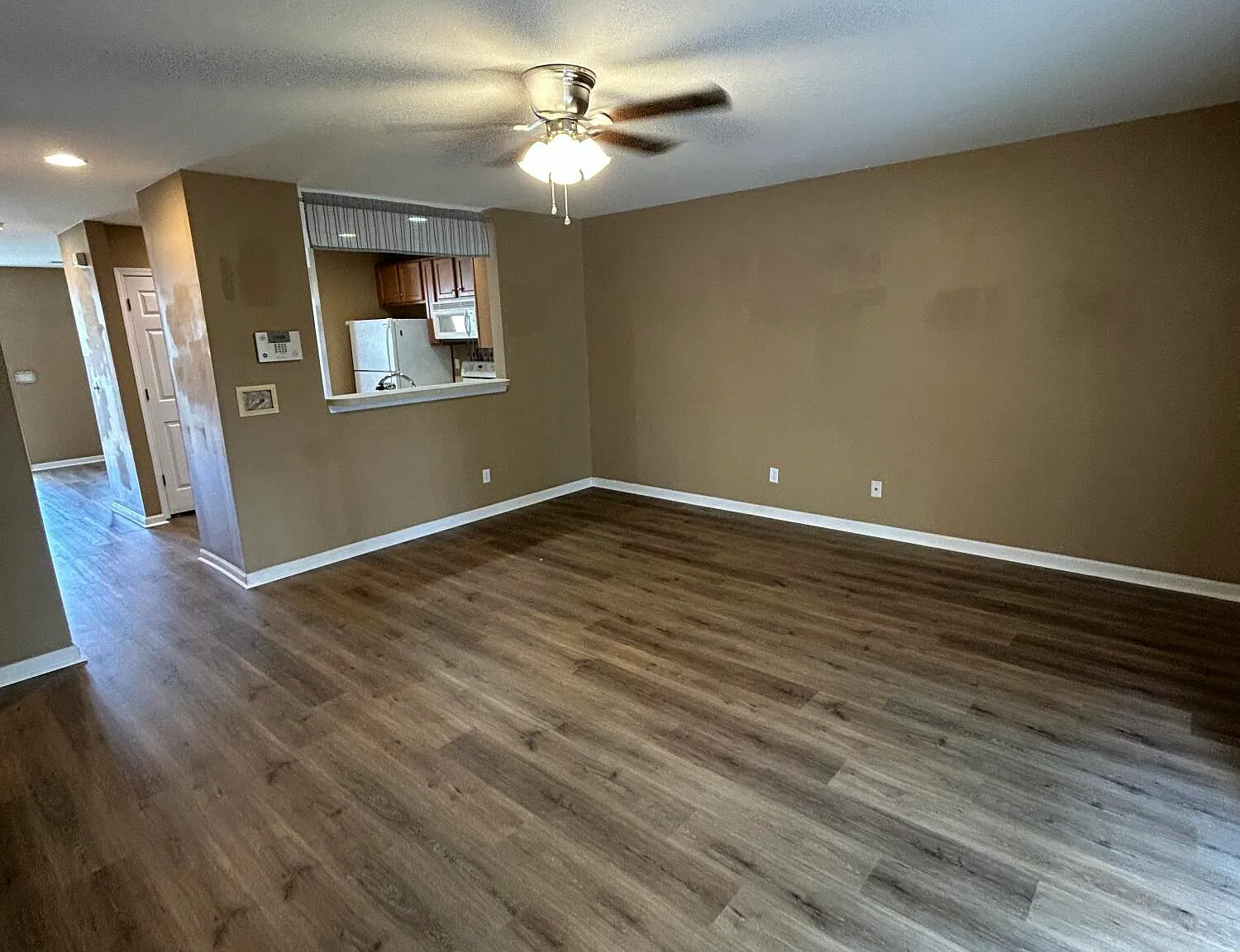 2 bed, 1.5 bath, 1368 sqft, $1,850 — Photo 3