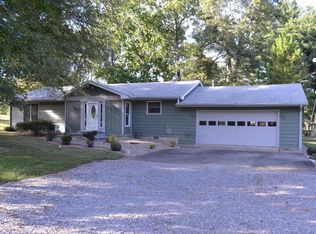 654 County Road 1100 N, Carmi, IL 62821