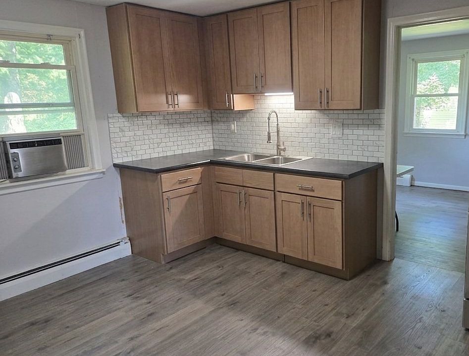 1st image of 2015 Corbin Ave #5