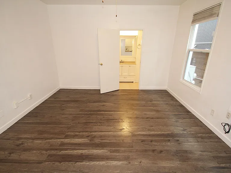 1414 Apartments — Photo 3