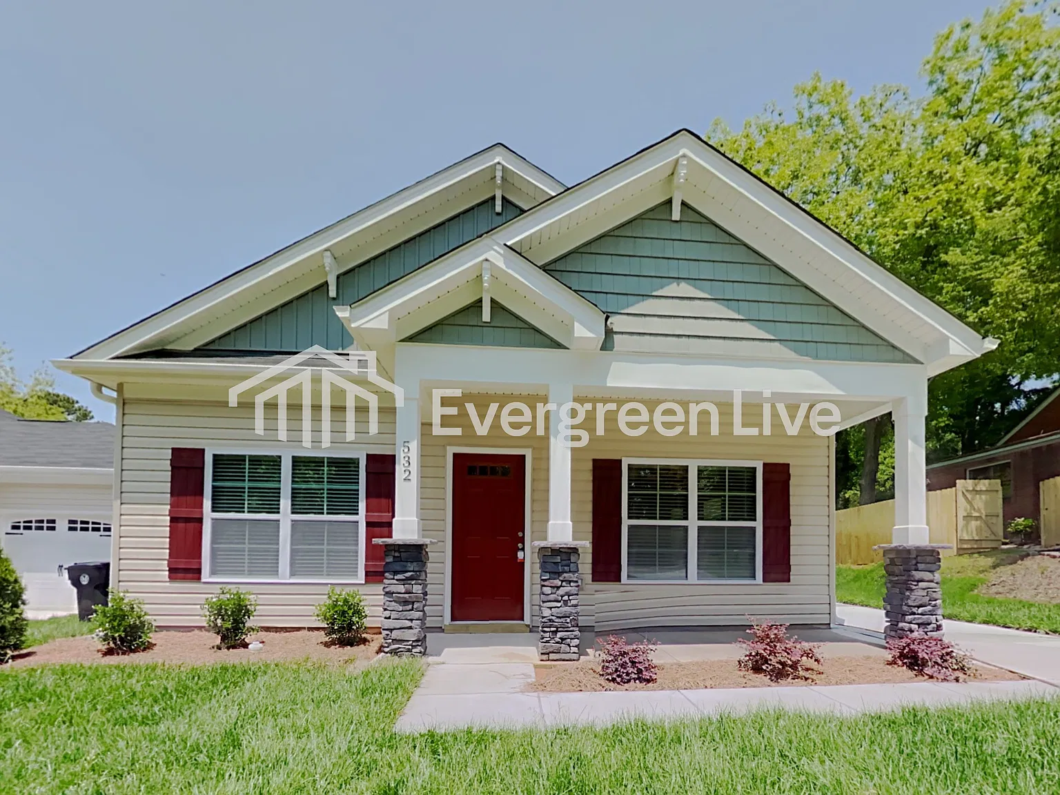 4 bed, 1.0 bath, 1167 sqft, $1,695 — Photo 1