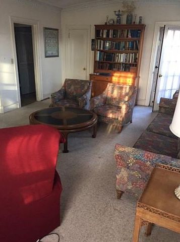 2nd image of 121 E Walnut St