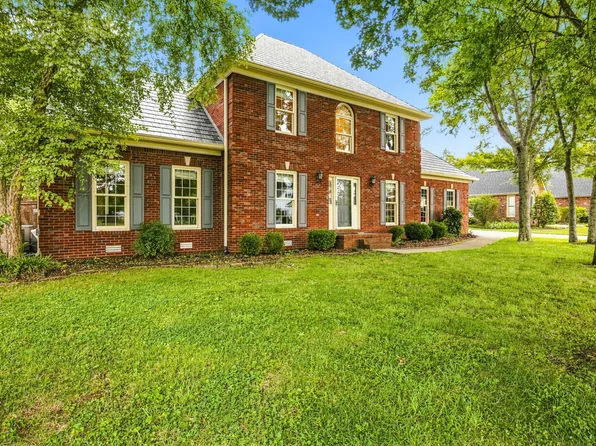 830 Banner Dr, Murfreesboro, TN 37129