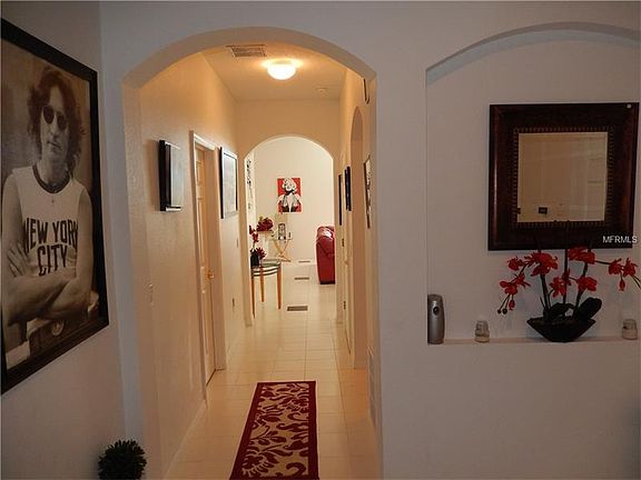 5th image of 233 Moorgate Dr