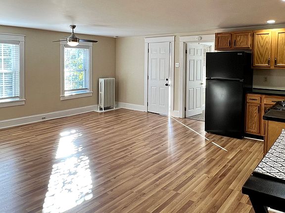 4th image of 402 W Orange St APT 2