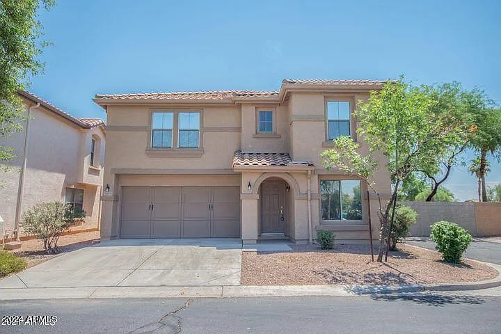 4 bed, 2.5 bath, 2430 sqft, $2,600 — Photo 1
