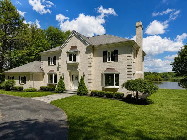 4 Cullen Bay Road, Dover, NH 03820