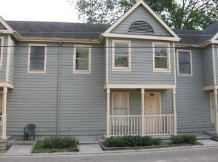 529 E Hall Ln, Savannah, GA 31401