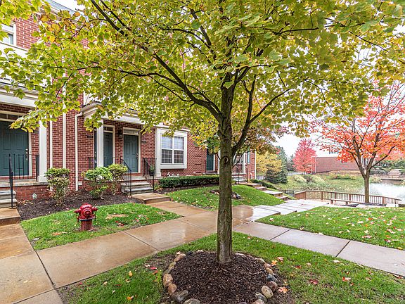 2nd image of 1034 Fountain View Cir #1A