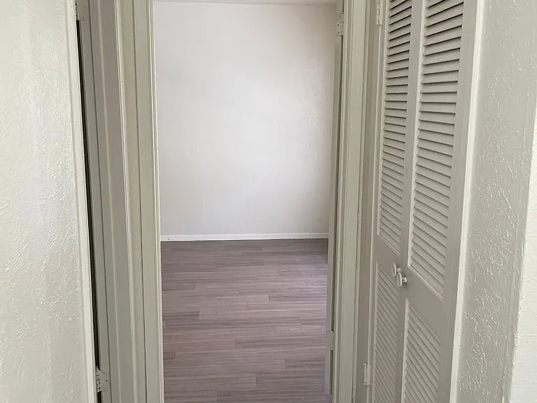 Oak Park Apartments — Photo 46