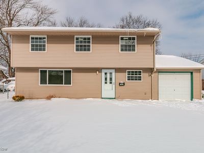 13874 Heatherwood Dr, Brookpark, OH, 44142