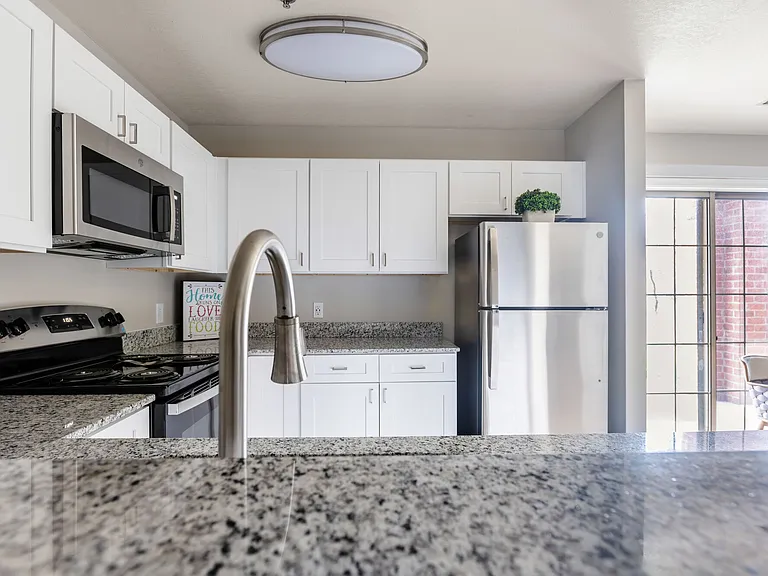 Georgetown Park Apartments — Photo 8
