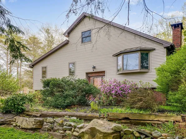 27 Smiley Avenue, Winslow, ME 04901