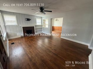 909 N Moore Rd, Chattanooga, TN 37411