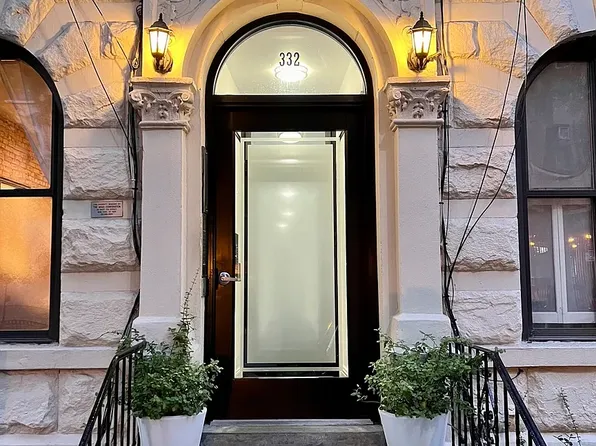 332 W 17th St APT 1E, New York, NY 10011
