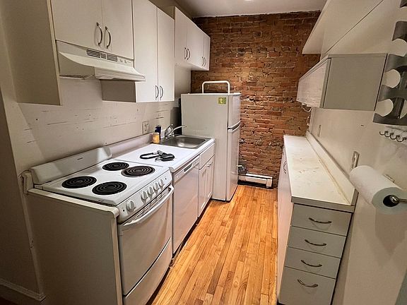 4th image of 74 E Brookline St APT 2