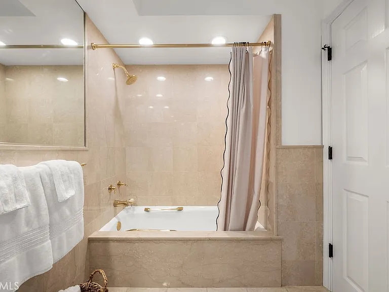 1651 Thurston Dr — Photo 23