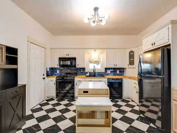 632 E Center Rd, Washington, OK 73093