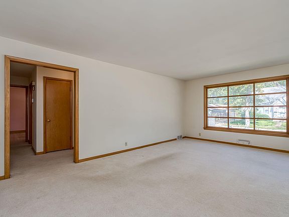 3rd image of 443 Harrison Ave