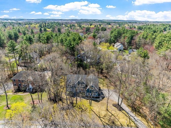 61 Notre Dame Rd, Bedford, MA 01730