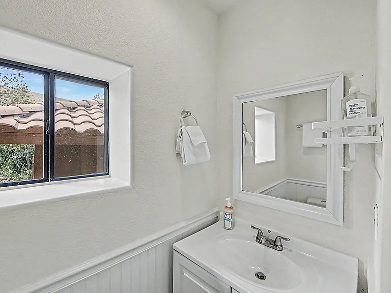 2402 Desert Willow Dr — Photo 14