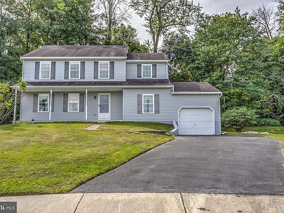 2nd image of 212 Julie Dr