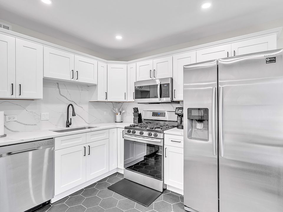 1st image of 860 S Spring Rd